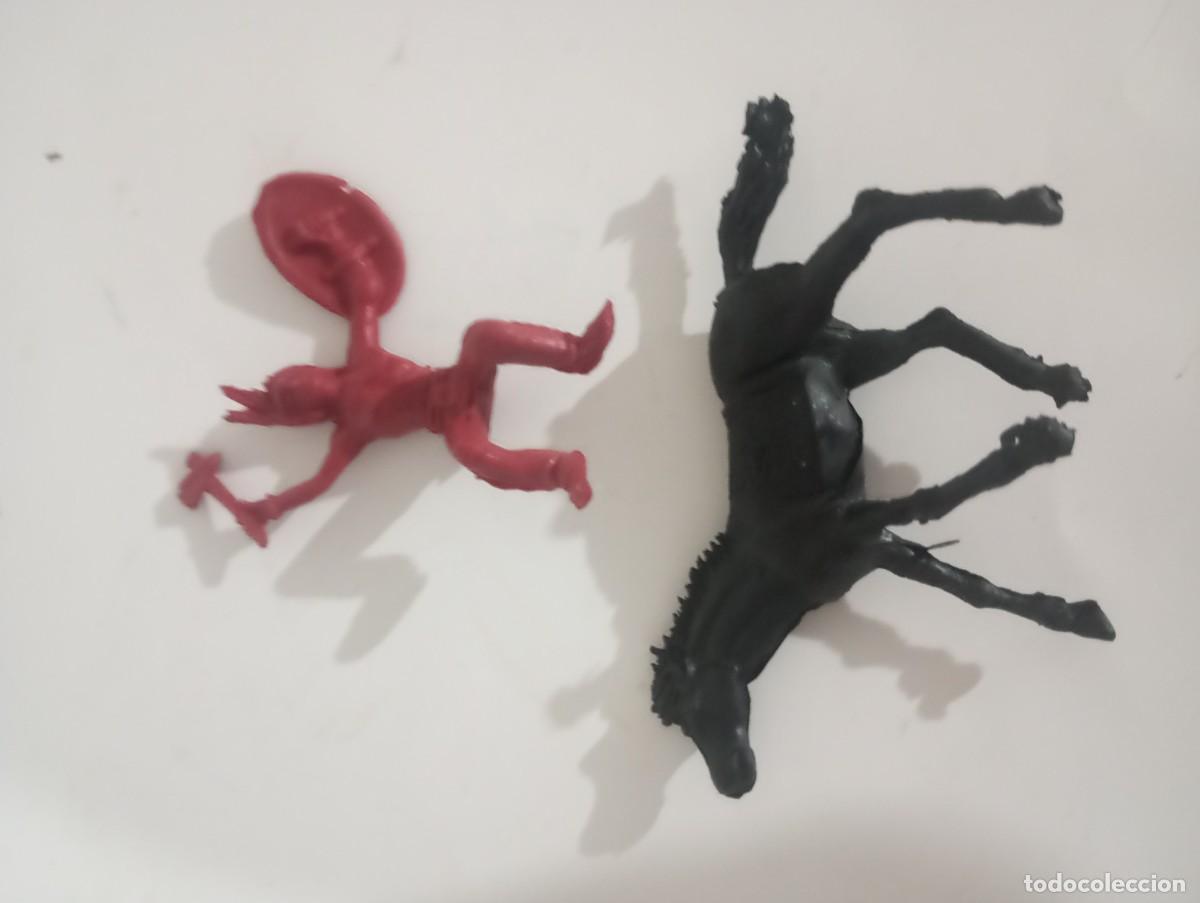 Figuras de goma y PVC: Figura comansi jecsan reamsa