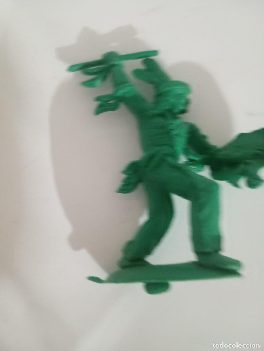 Figuras de goma y PVC: Figura comansi jecsan reamsa