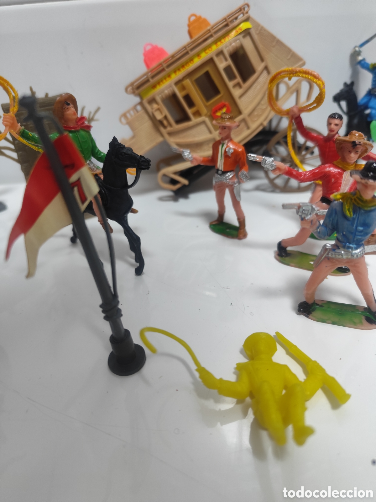 Figuras de goma y PVC: Juego Oeste de Comansi - Foto 5
