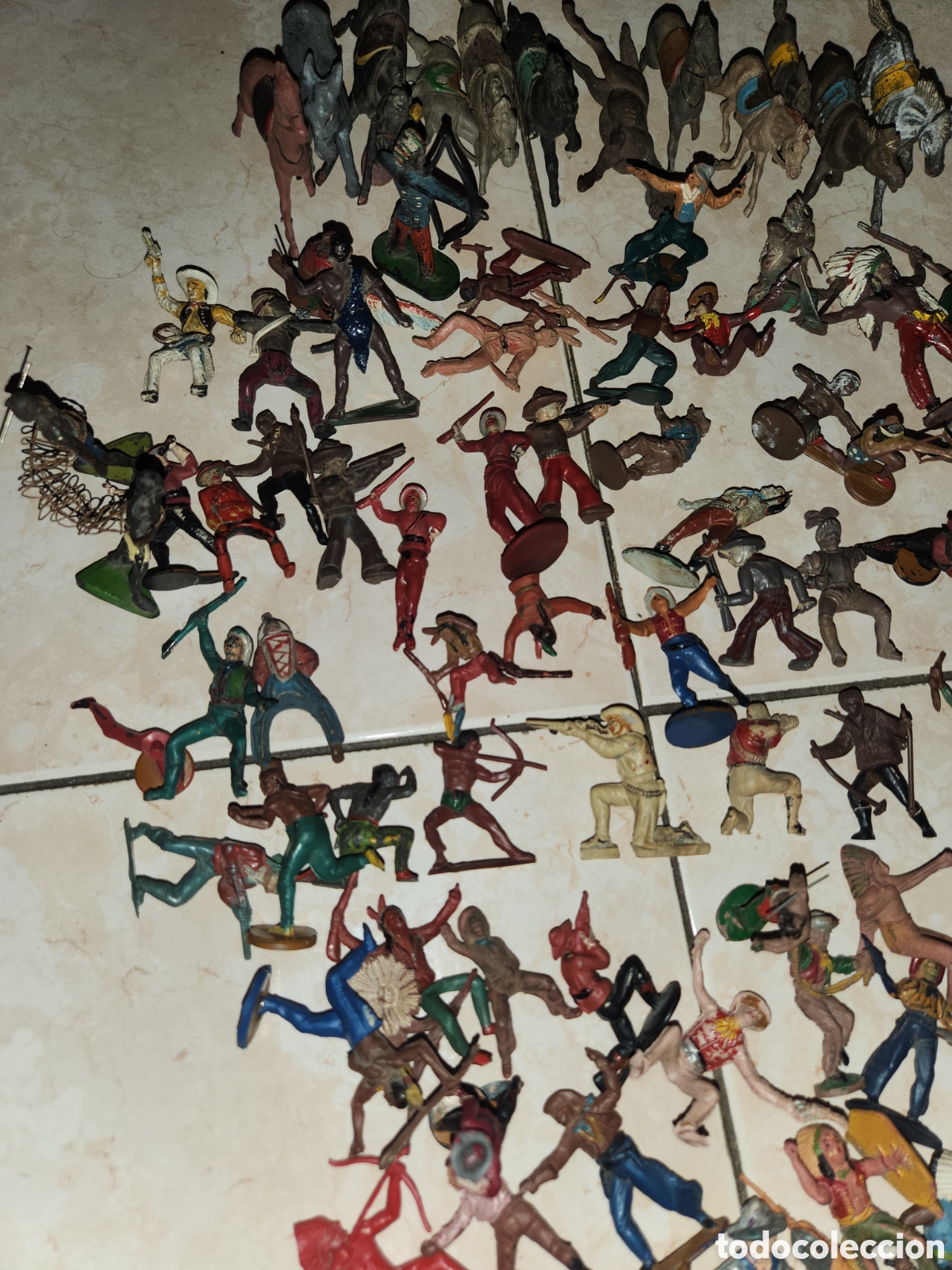 Figuras de goma y PVC: Lote de mu&ntilde;ecos indios a&ntilde;o 50 - Foto 2