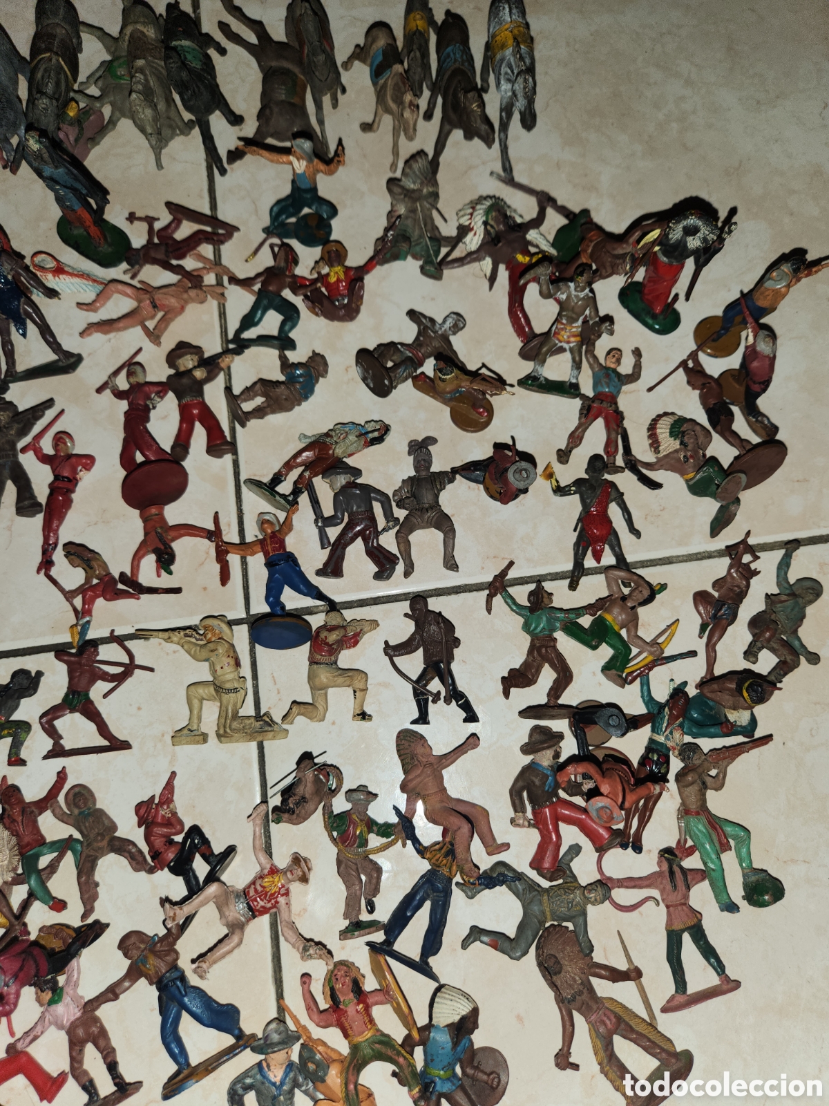 Figuras de goma y PVC: Lote de mu&ntilde;ecos indios a&ntilde;o 50 - Foto 3