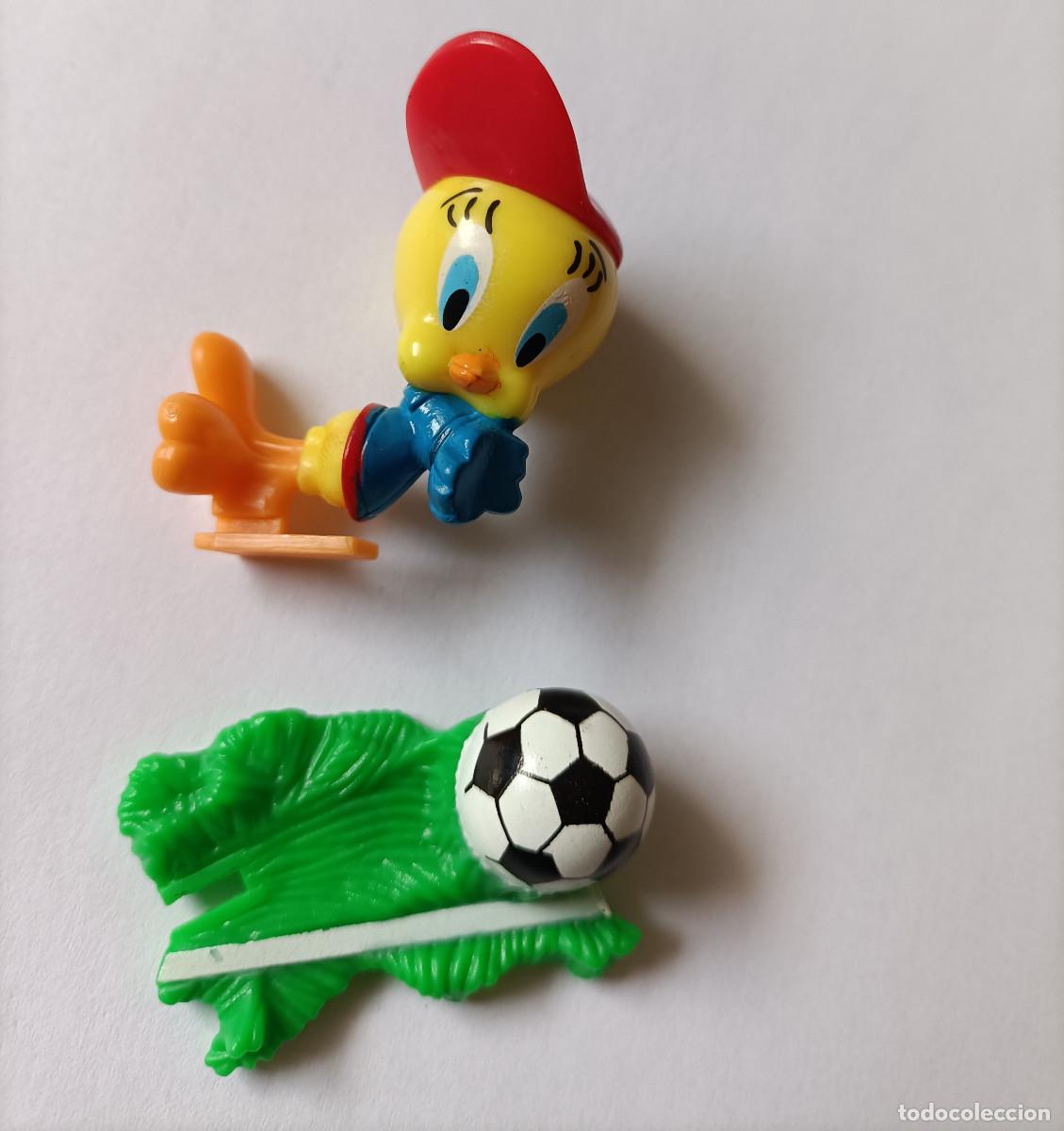 Figuras de goma Kinder: Kinder looney tunes toons pieza toons warner bros figura mu&ntilde;eco mu&ntilde;equito piolin portero futbol
