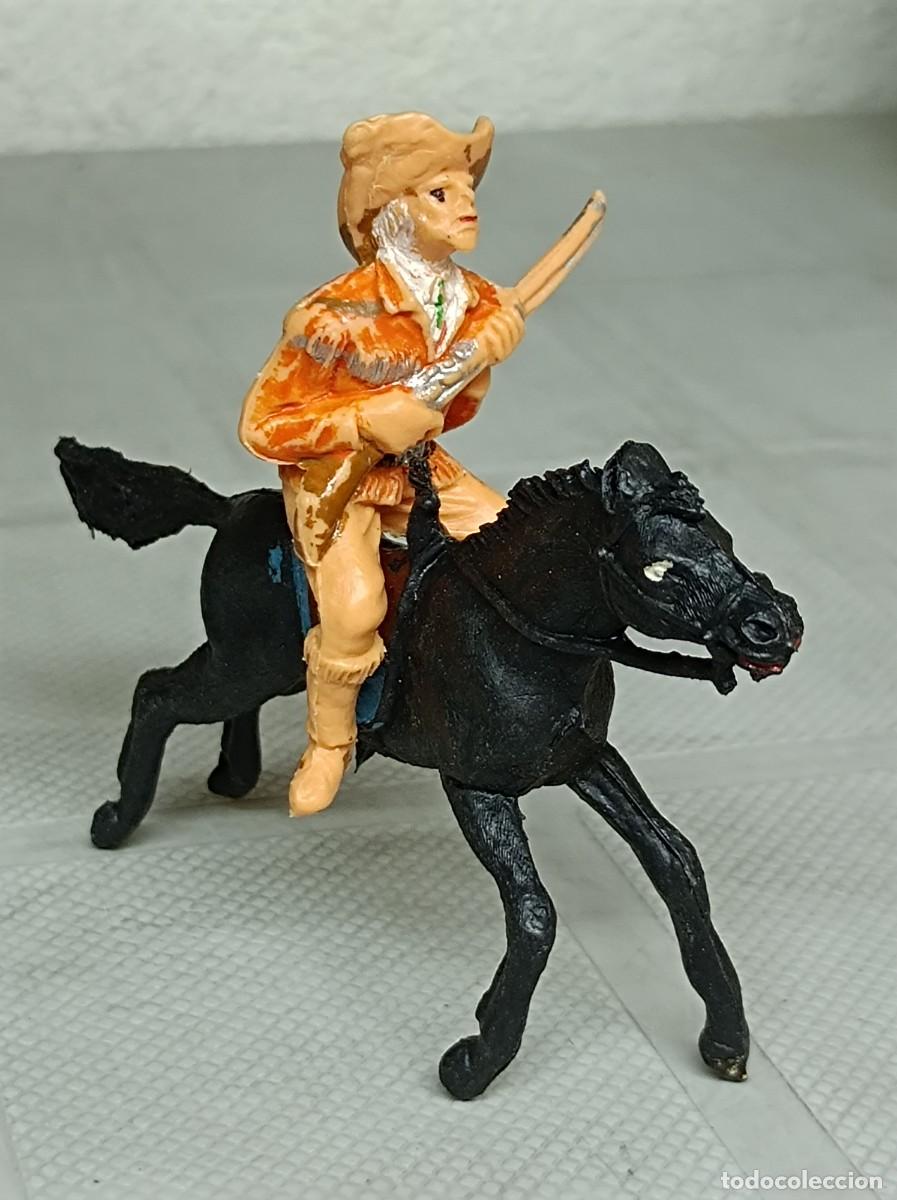 Figuras de goma y PVC: VAQUERO COWBOY COMANSI DE PL&Aacute;STICO A CABALLO
