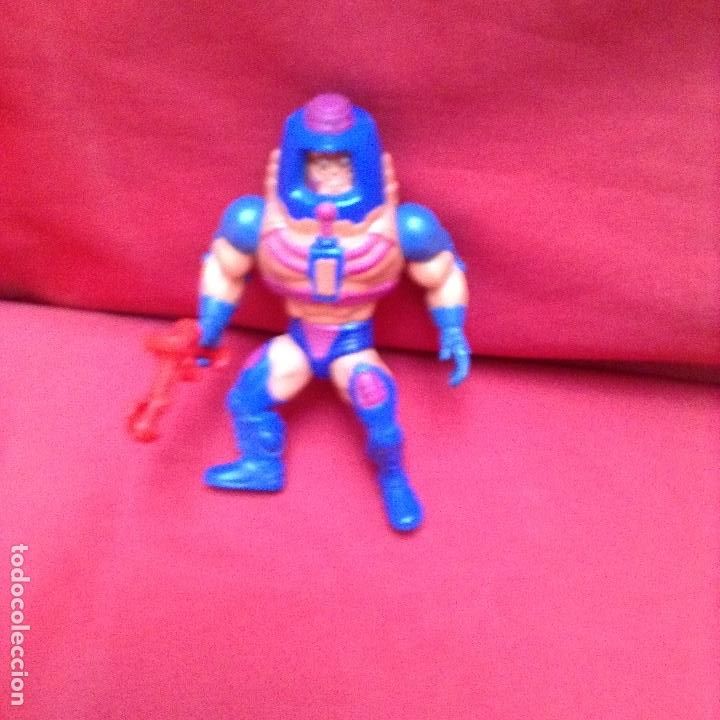 Figuras Masters del Universo: Man e faces , con arma , franc&eacute; - Foto 1