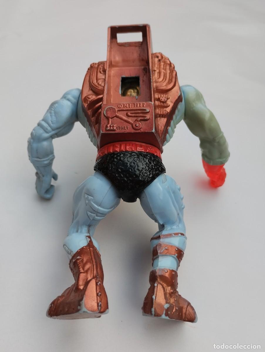 Figuras Masters del Universo: Skeletor ojos de Fuego - Foto 6
