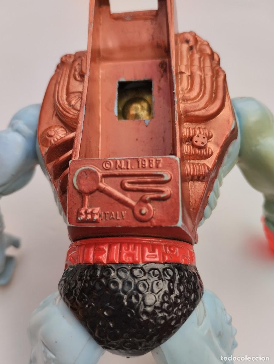 Figuras Masters del Universo: Skeletor ojos de Fuego - Foto 7