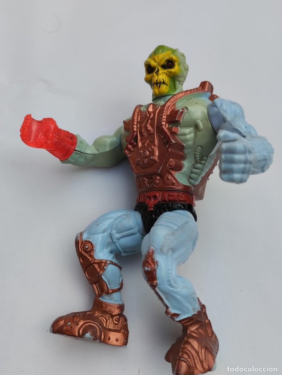 Figuras Masters del Universo: Skeletor ojos de Fuego - Foto 8