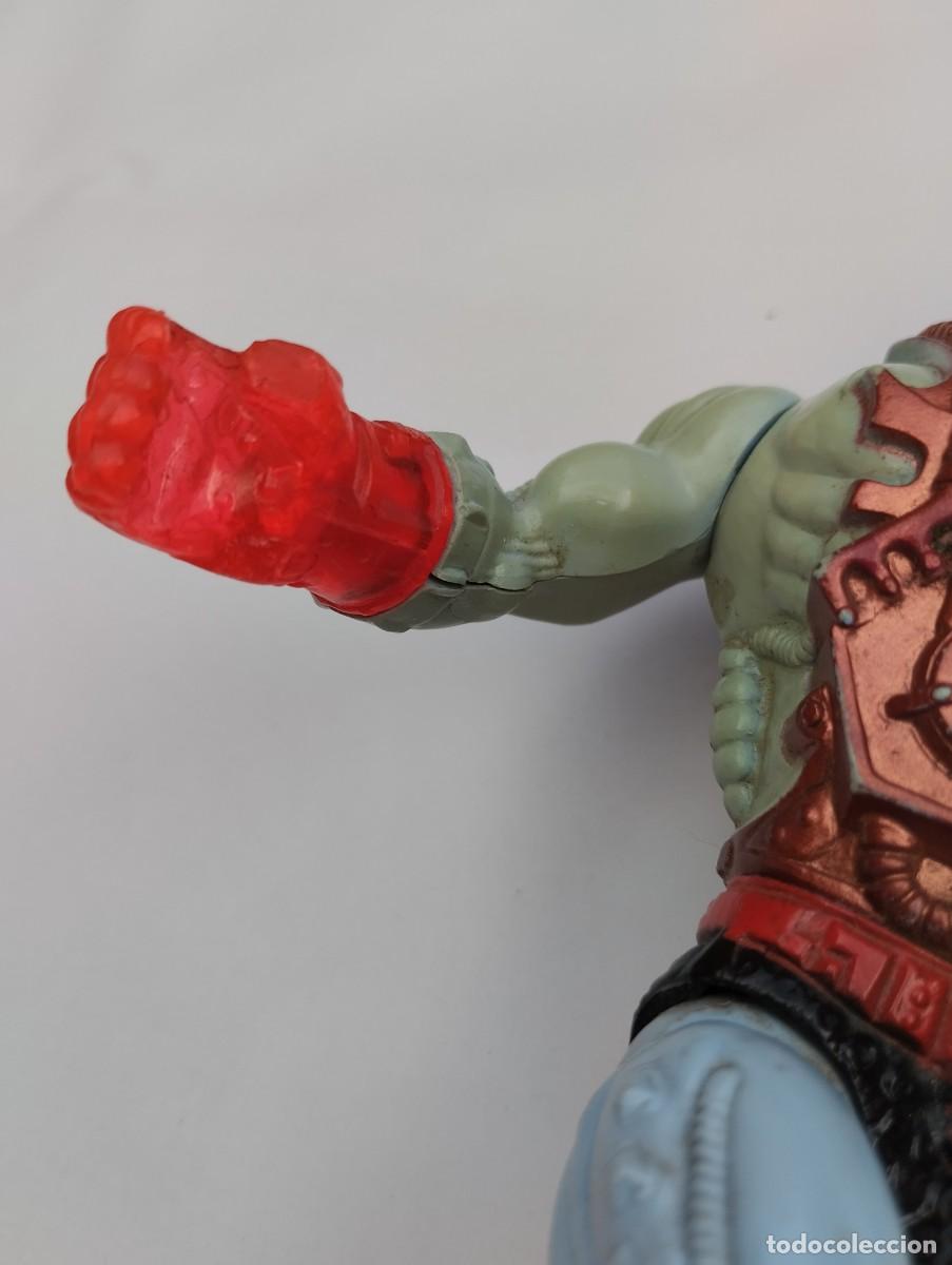 Figuras Masters del Universo: Skeletor ojos de Fuego - Foto 15
