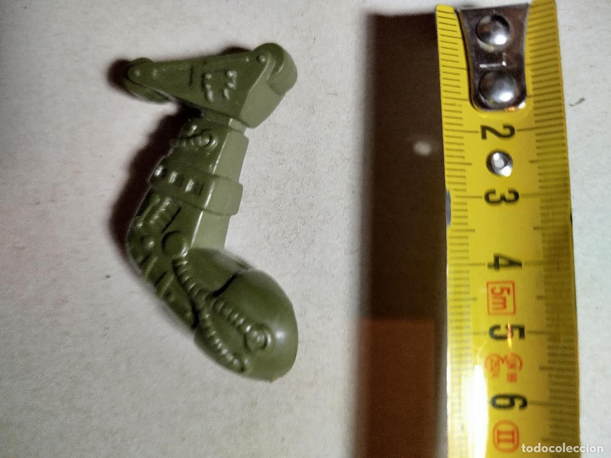 Figuras Masters del Universo: pierna derecha robot masters - Foto 2