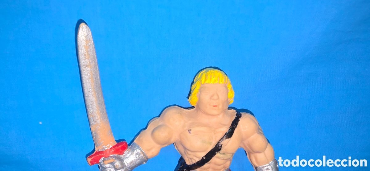 Figuras Masters del Universo: BOOTLEG HEMAN CON ESPADA . HE-MAN . GOMA - Foto 2