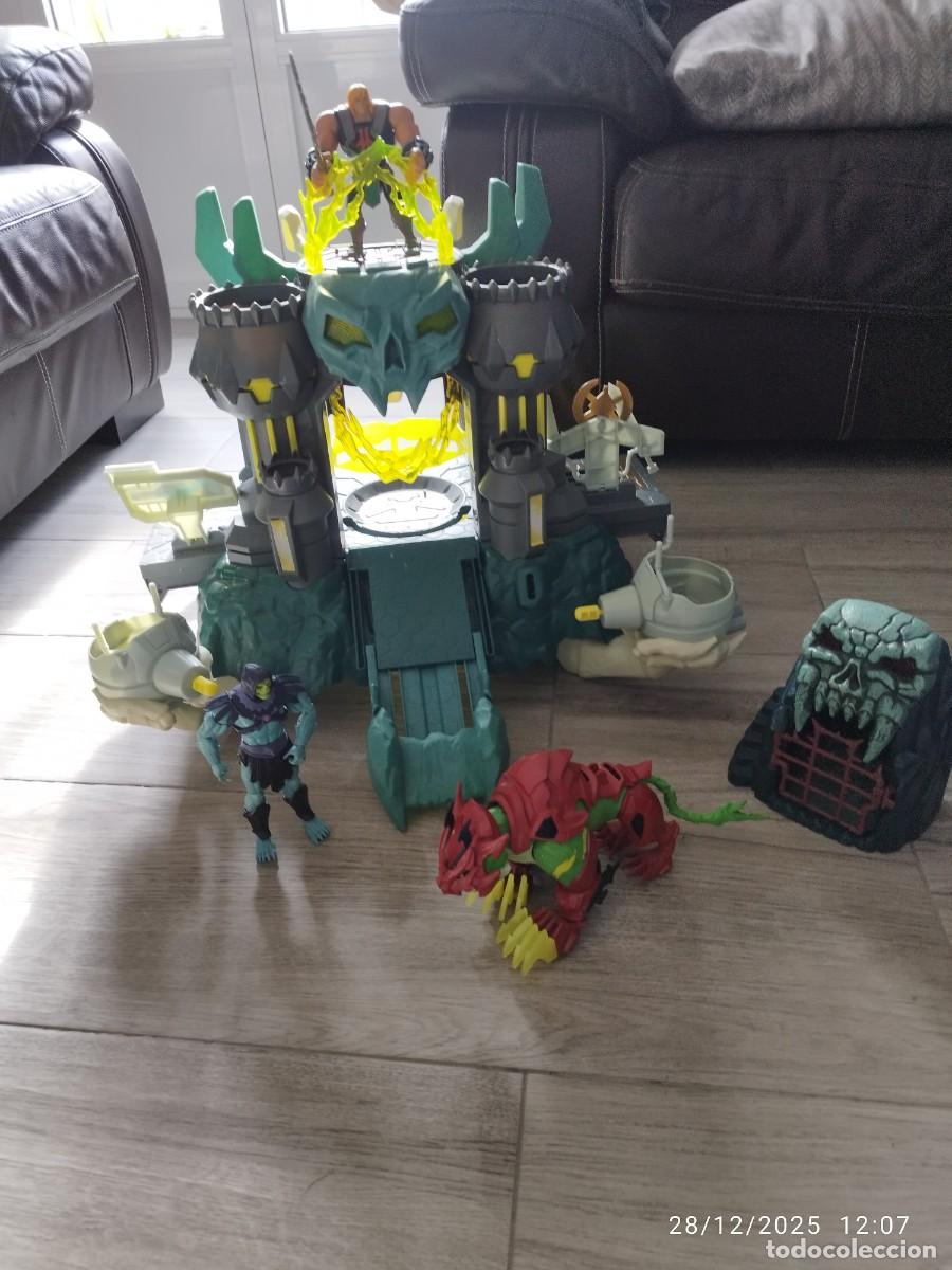 Figuras Masters del Universo: Castillo Grayskull + Figuras + Celda - Foto 1