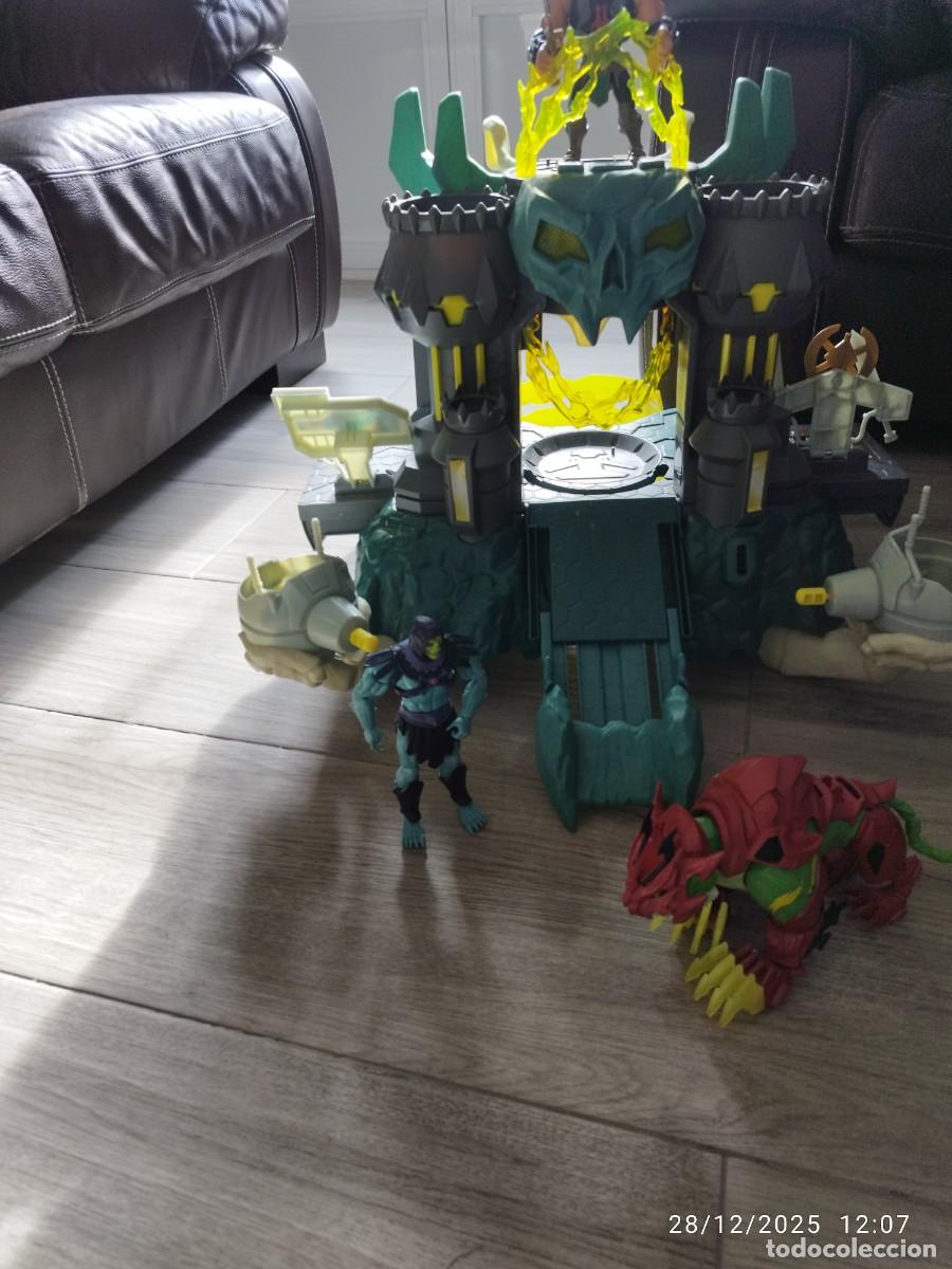 Figuras Masters del Universo: Castillo Grayskull + Figuras + Celda - Foto 2