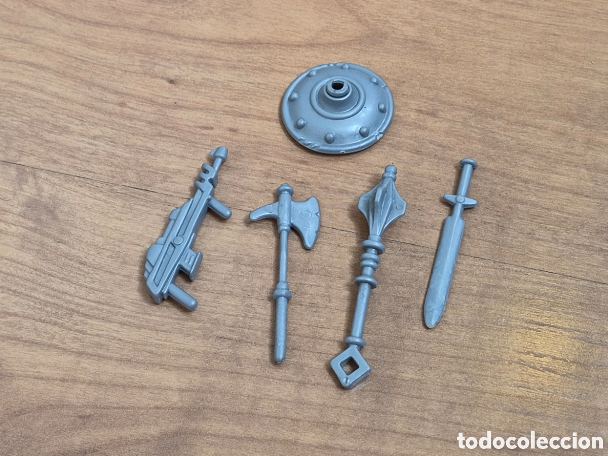 Figuras Masters del Universo: Pack Armas Masters del Universo 1984. Weapon pack armas grises armero castillo de grayskull