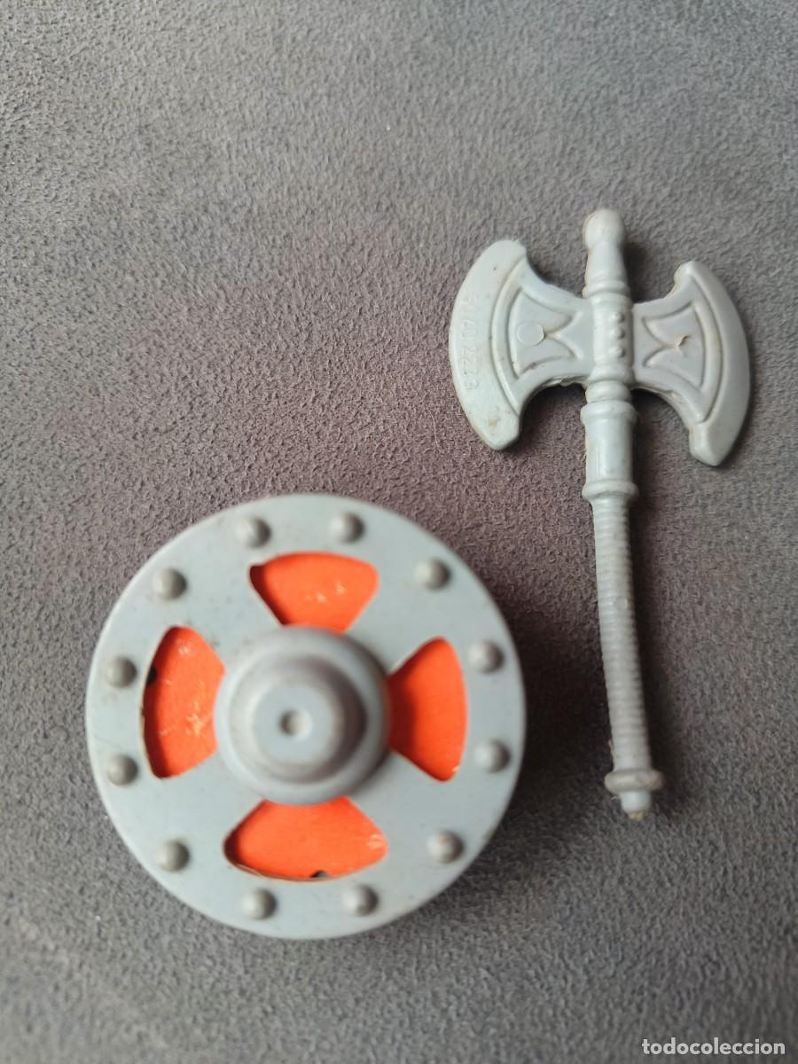 Figuras Masters del Universo: Ocasion coleccionistas Armas Escudo + Hacha Heman masters Universo Congost a&ntilde;os 80