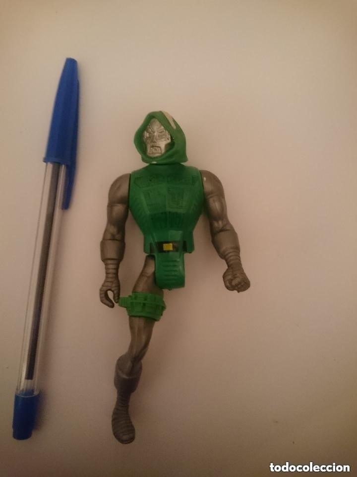 Doctor Muerte o Doctor Doom -LE Falta UNA Pierna -Coleccion Marvel de He-man -Años 80