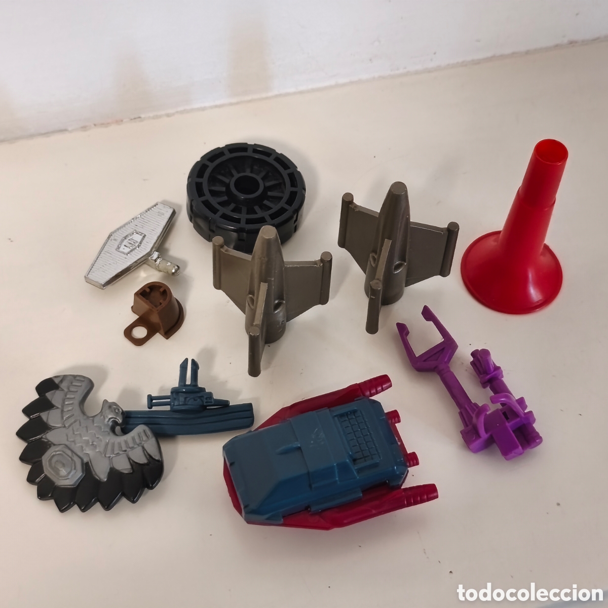 Figuras Masters del Universo: MASTERS DEL UNIVERSO, LOTE DE ACCESORIOS MOTU + GALAXY ADVENTURE GIRL (ESCUDO AGUILA)