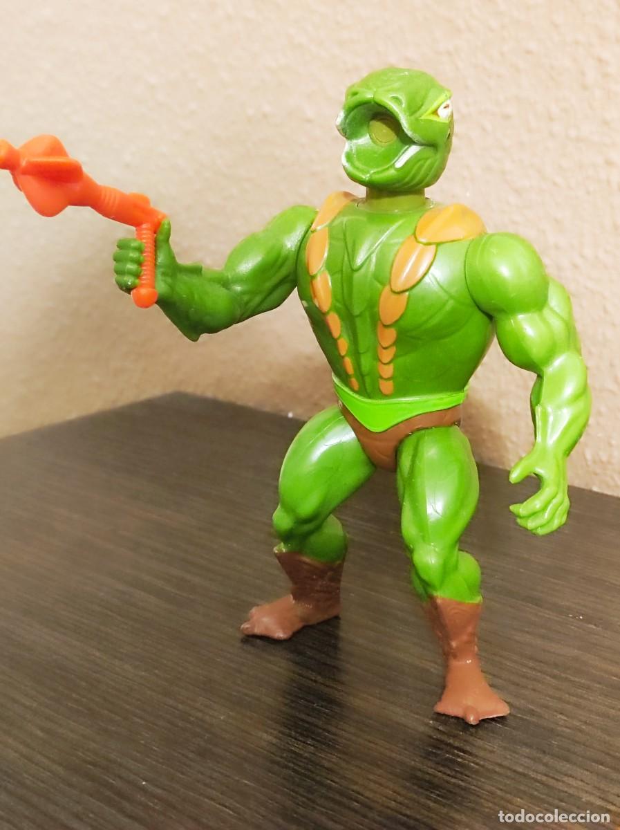 Figuras Masters del Universo: KOBRA KHAN. CON ARMA. MOTU. VINTAGE A&Ntilde;OS 80