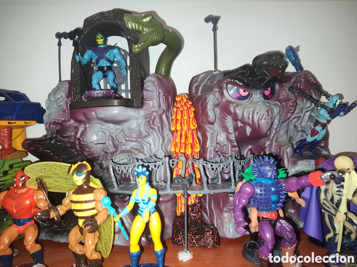 Figuras Masters del Universo: Catarata lava, castillo de la serpiente, castillo de Grayskulll - Foto 6