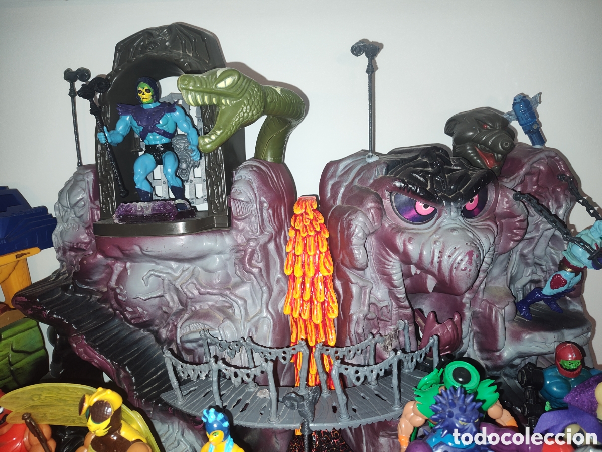 Figuras Masters del Universo: Catarata lava, castillo de la serpiente, castillo de Grayskulll