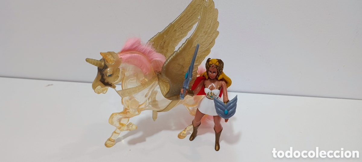 Figuren von Masters of the Universe: She-ra y Caballo Reino M&aacute;gico