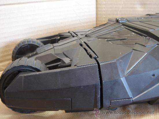 Figuras y mu&ntilde;ecos DC: COCHE TRANSFORMABLE EN BATCUEVA BATMAN - BATMOVIL - 41X23 CMS - DC COMICS 2008 - ARTICULADO - Foto 3