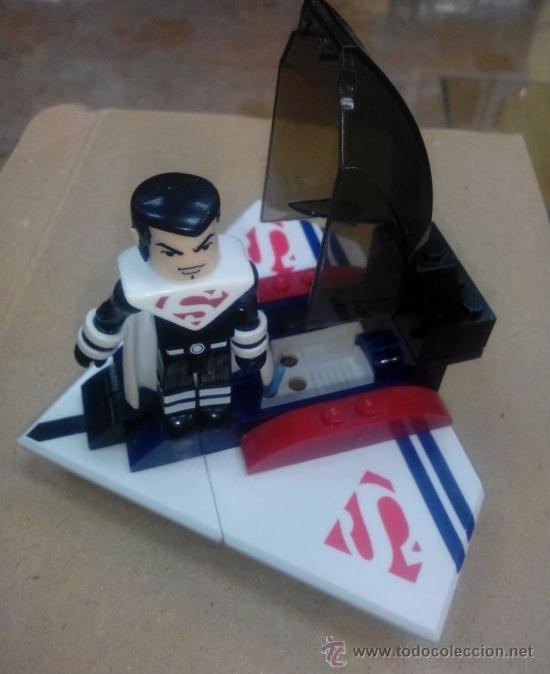 Figuras y mu&ntilde;ecos DC: ALTERNATE SUPERMAN MINI FLYER WITH MINIMATE -ART ASY - Foto 1