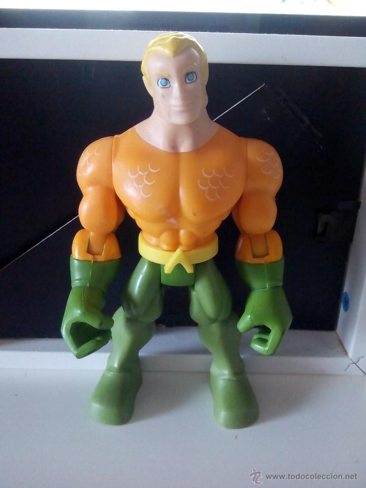 Figuras y mu&ntilde;ecos DC: Figura de Aquaman de 15 cms. Original de DC Comics. Articulada. - Foto 1