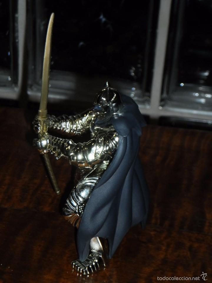 Figuras y mu&ntilde;ecos DC: LEYENDAS DE BATMAN - FIGURA SILVER KNIGHT - 1994 KENNER - Foto 3