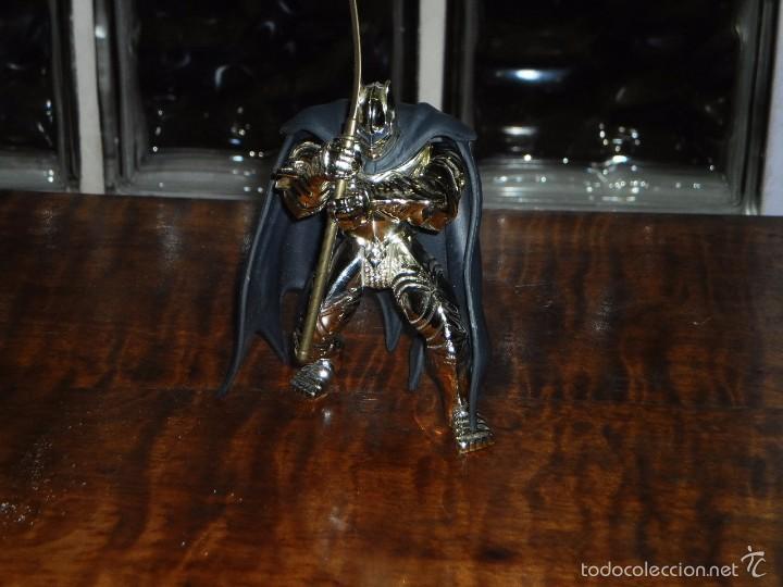Figuras y mu&ntilde;ecos DC: LEYENDAS DE BATMAN - FIGURA SILVER KNIGHT - 1994 KENNER - Foto 8