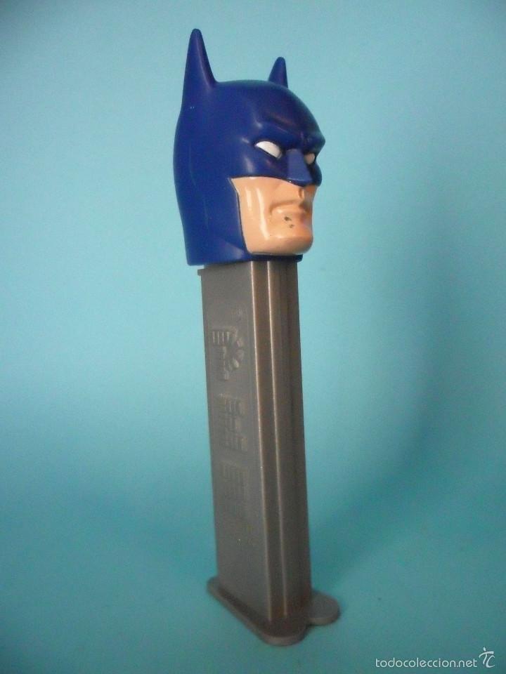 Figuras y mu&ntilde;ecos DC: DC COMICS BATMAN DISPENSADOR DE CARAMELOS PEZ - Foto 1