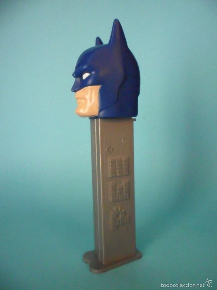 Figuras y mu&ntilde;ecos DC: DC COMICS BATMAN DISPENSADOR DE CARAMELOS PEZ - Foto 2