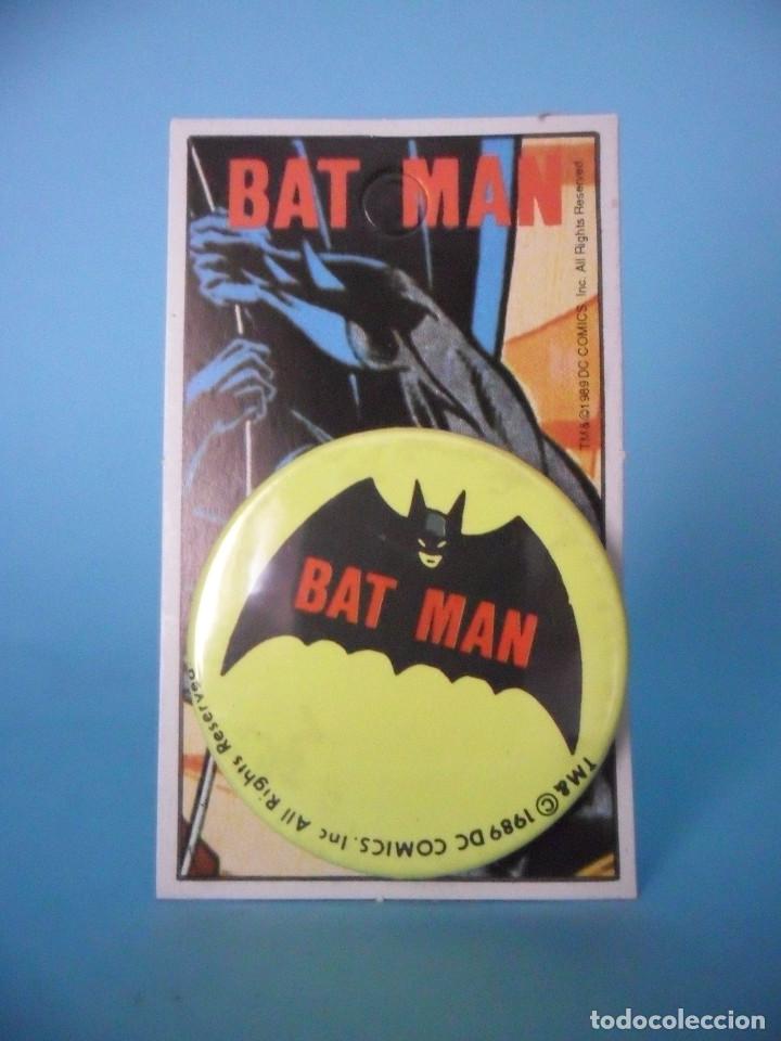 Figuras y mu&ntilde;ecos DC: VINTAGE 1989 BATMAN BADGE DC COMICS - Foto 1