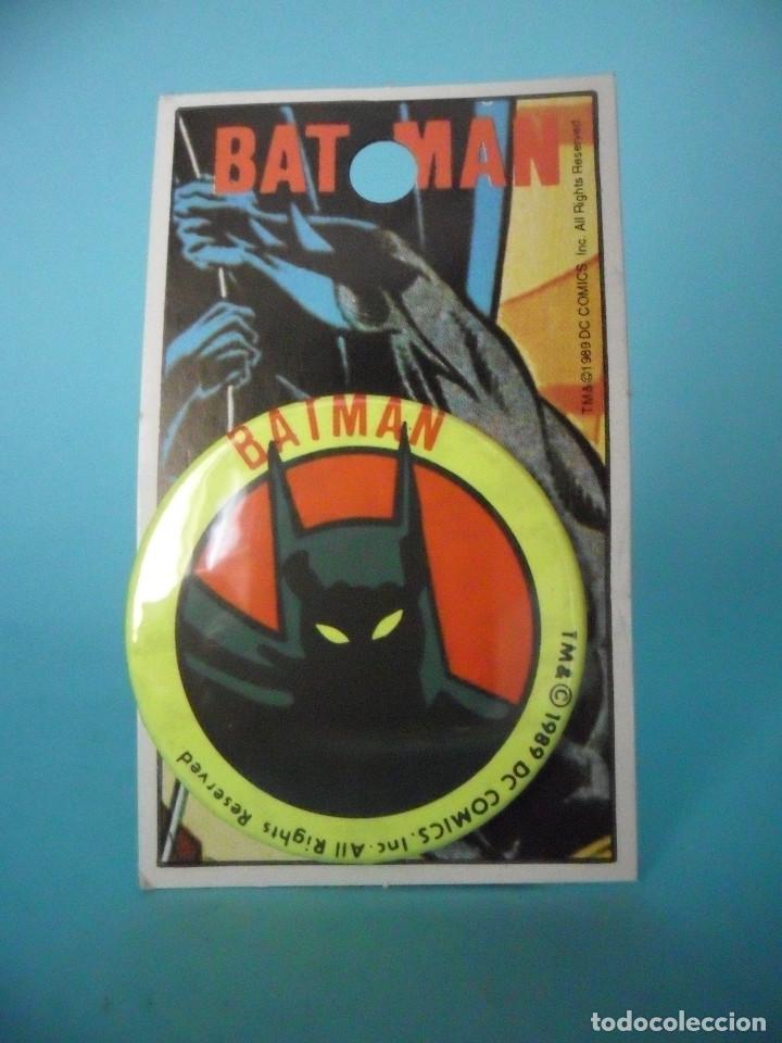 Figuras y mu&ntilde;ecos DC: VINTAGE 1989 BATMAN BADGE DC COMICS - Foto 1