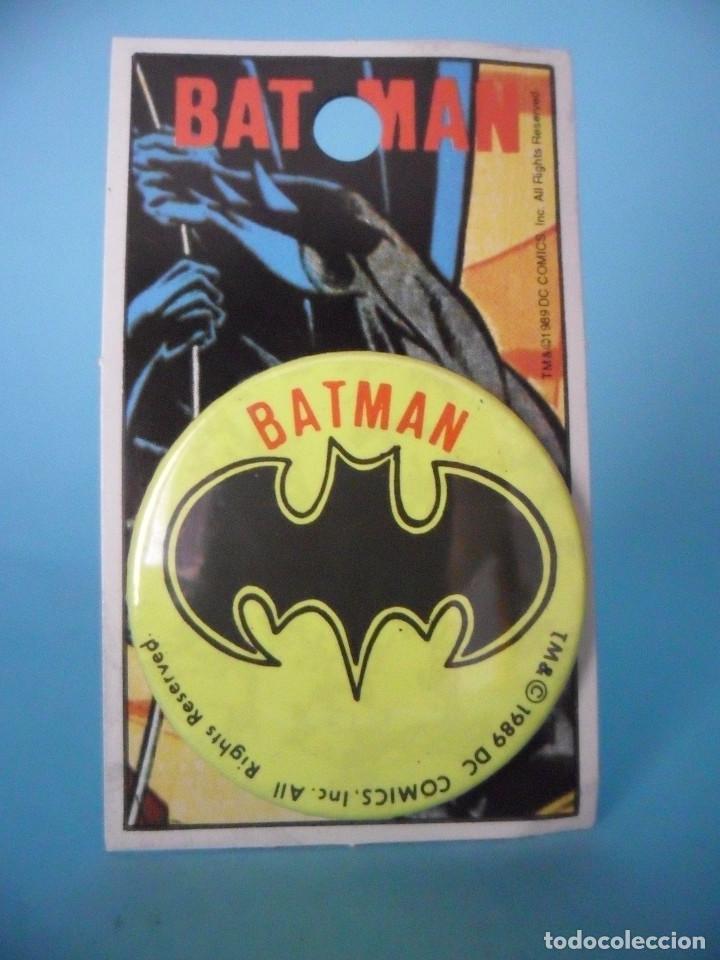 Figuras y mu&ntilde;ecos DC: VINTAGE 1989 BATMAN BADGE DC COMICS - Foto 1