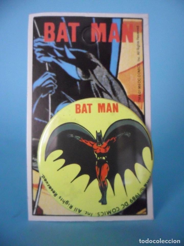 Figuras y mu&ntilde;ecos DC: VINTAGE 1989 BATMAN BADGE DC COMICS - Foto 1