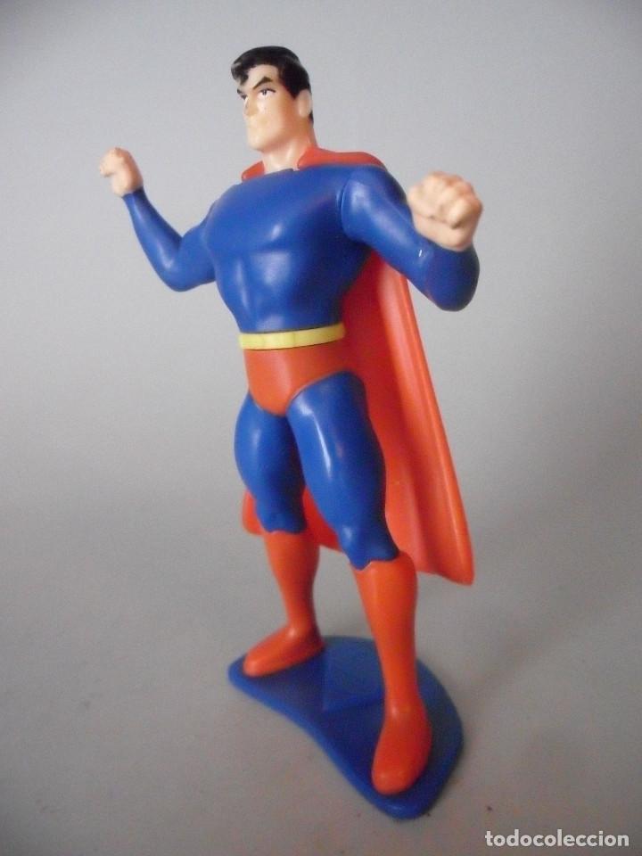 Figuras y mu&ntilde;ecos DC: SUPERMAN KINDER MAXI FIGURA PROMOCIONAL DE 9 CM DC COMICS - Foto 3