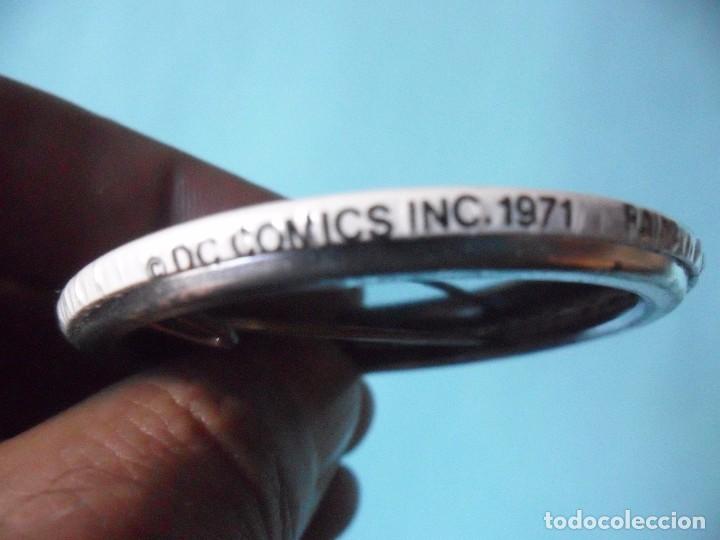 Figuras y mu&ntilde;ecos DC: VINTAGE SUPER POWERS BUTTON RAINBOW DESIGNS AQUAMAN DC COMICS INC 1971 - Foto 3