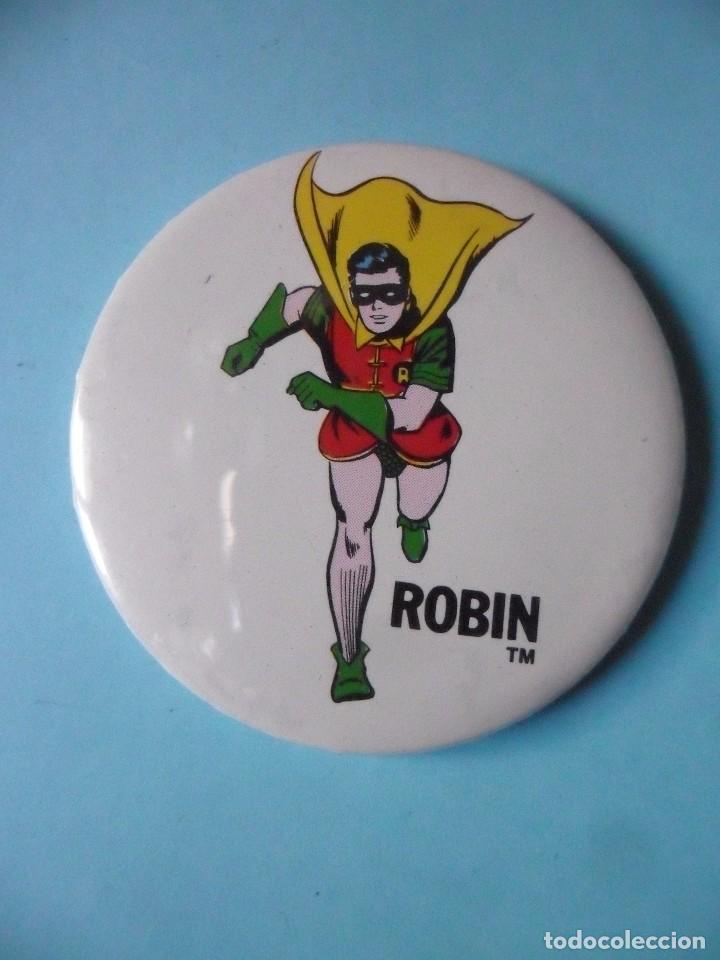 Figuras y mu&ntilde;ecos DC: VINTAGE SUPER POWERS BUTTON RAINBOW DESIGNS ROBIN DC COMICS INC 1978 - Foto 1