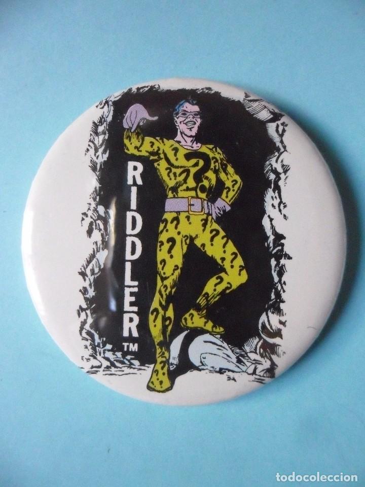 Figuras y mu&ntilde;ecos DC: VINTAGE SUPER POWERS BUTTON RAINBOW DESIGNS RIDDLER DC COMICS INC 1966 - Foto 1