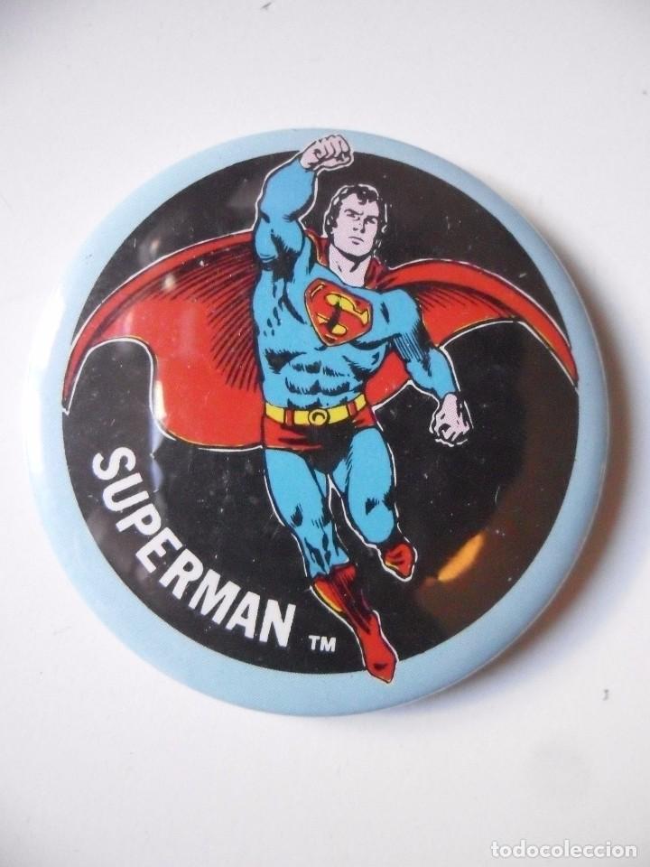 Figuras y mu&ntilde;ecos DC: VINTAGE SUPER POWERS BUTTON RAINBOW DESIGNS SUPERMAN DC COMICS INC 1978 - Foto 1