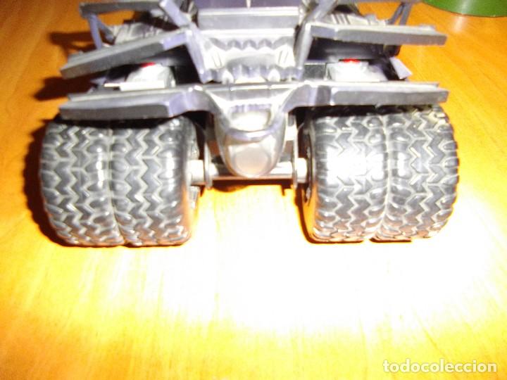 Figuras y mu&ntilde;ecos DC: Batmovil DC con luz y sonido - Foto 7