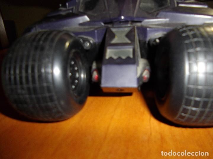 Figuras y mu&ntilde;ecos DC: Batmovil DC con luz y sonido - Foto 10