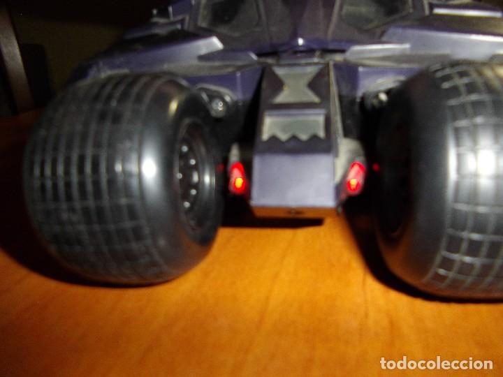 Figuras y mu&ntilde;ecos DC: Batmovil DC con luz y sonido - Foto 12