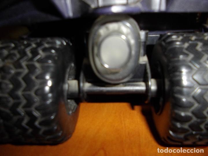 Figuras y mu&ntilde;ecos DC: Batmovil DC con luz y sonido - Foto 14