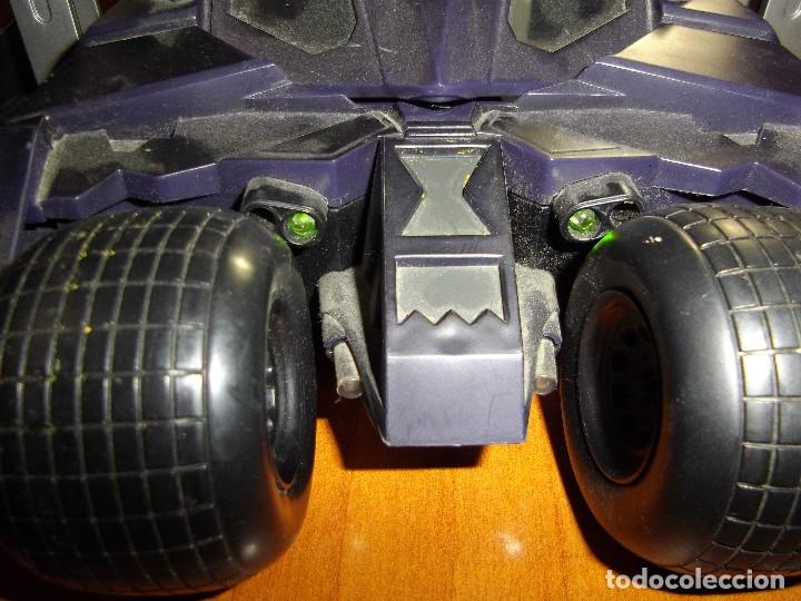 Figuras y mu&ntilde;ecos DC: Batmovil DC con luz y sonido - Foto 18