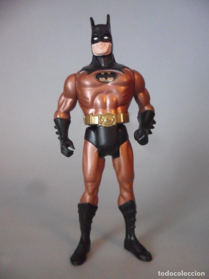 Figuras y mu&ntilde;ecos DC: BATMAN RETURNS POWERING BATMAN  KENNER 1991 - Foto 1