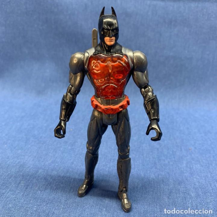 figura batman con luz en el pecho color roja . - Acheter Figurines de DC  sur todocoleccion