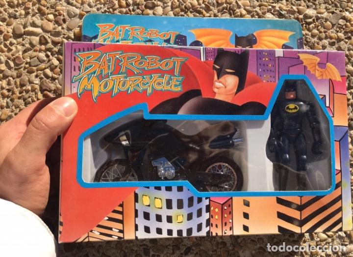 Figuras y mu&ntilde;ecos DC: MASTERS LOTE RELIQUIA CAJA BLISTER CON BATMAN MAS BAT-MOTO UNA PASADA PARA COLECCIONISTAS