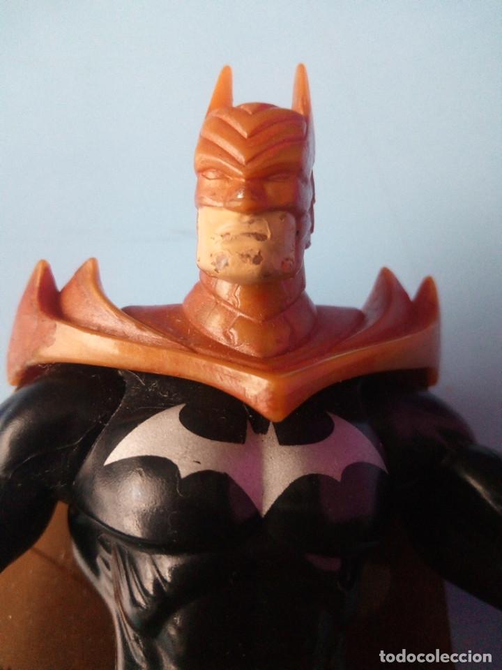 Figuras y mu&ntilde;ecos DC: Figura Batman Dorado DC Comics - Foto 4
