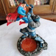 Figuras y Muñecos DC: DC COMICS SUPERMAN VS DARKSEID ESTATUA RESINA EDICIÓN LIMITADA